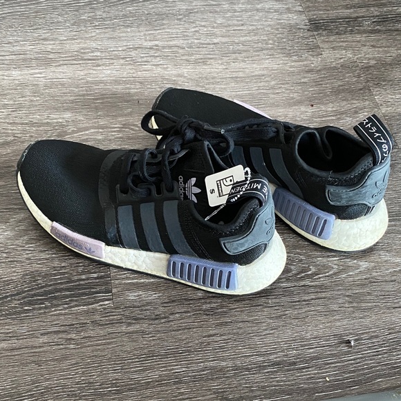 Adidas Black and Purple Athletic Shoes, Size 5 - Picture 4 of 6